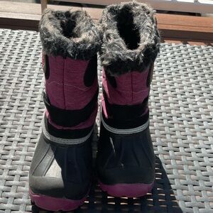 Hot Paws girl’s winter warm waterproof boots size 11